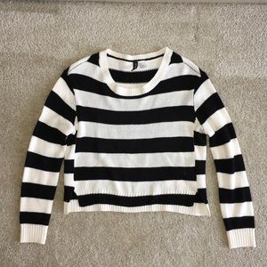 Divided HM Cropped Black & White Sweater